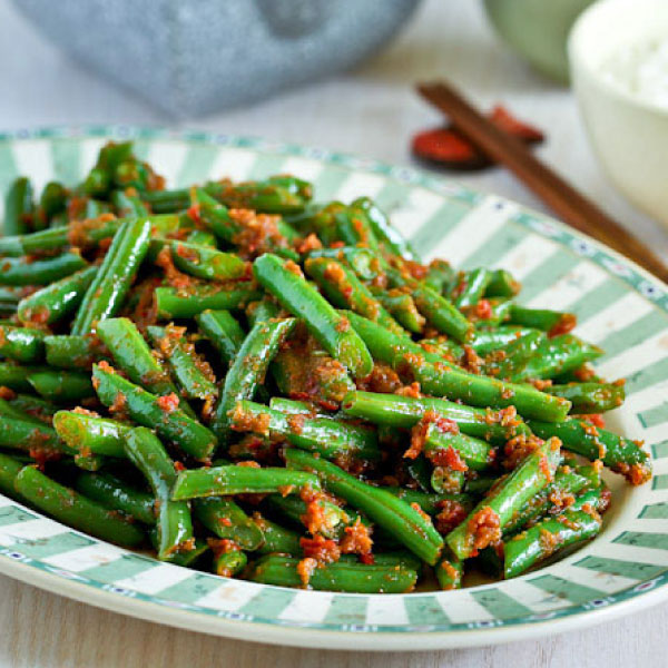 3_cookkeng_fried-green-bean-with-spicy shrimp chilli sauce